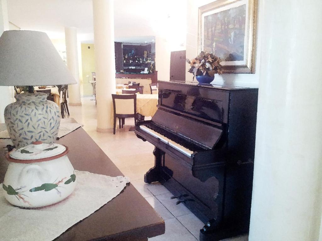 Hotel Demar Olbia Bagian luar foto